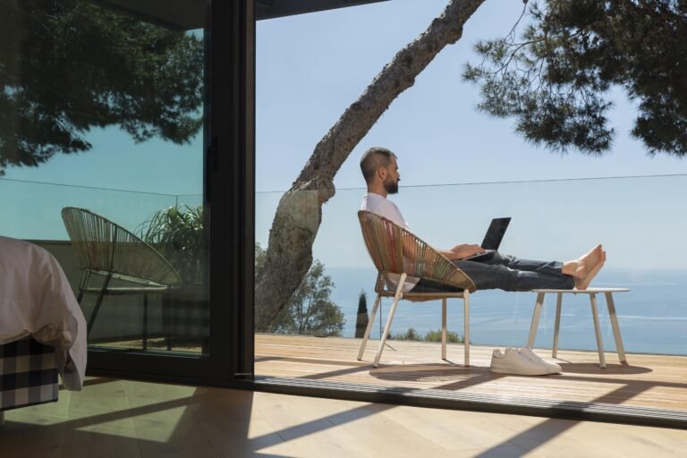remote work by badaisphere